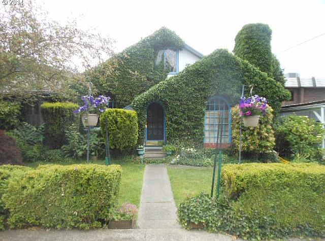1st image of 224 S Canyon St