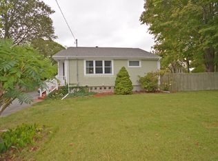 140 Sconticut Neck Rd, Fairhaven, MA 02719