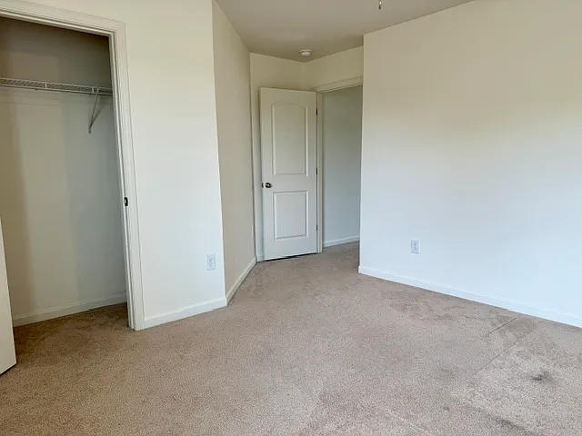 168 Columbia Dr — Photo 7