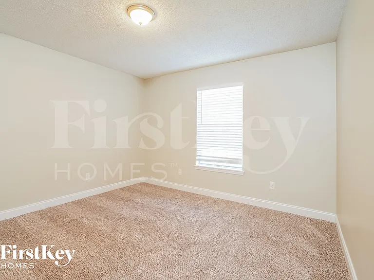3986 Lake Crest Ter — Photo 9