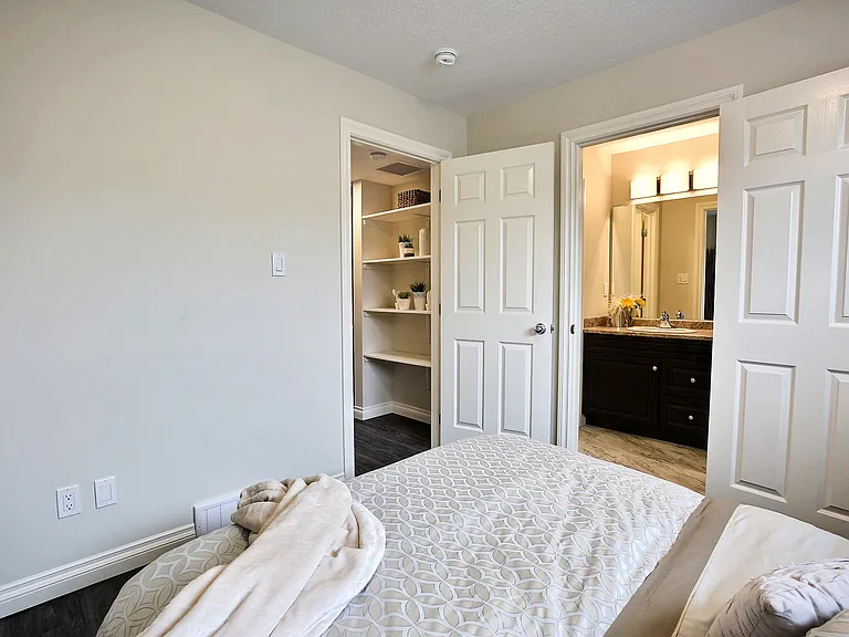 5636-5636B Vedette Rd #5600 — Photo 4