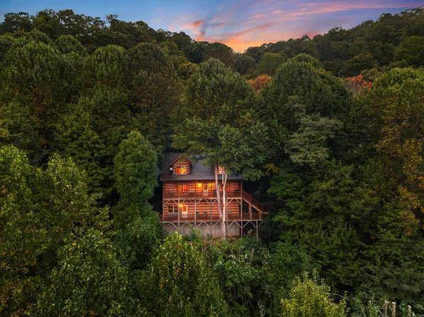 40 Kamama Trl, Maggie Valley, NC 28751