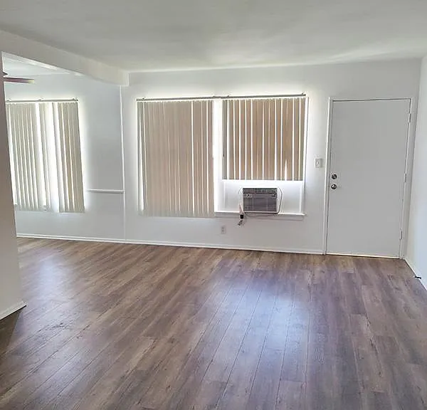4321 Ventura Canyon Ave #12 — Photo 3