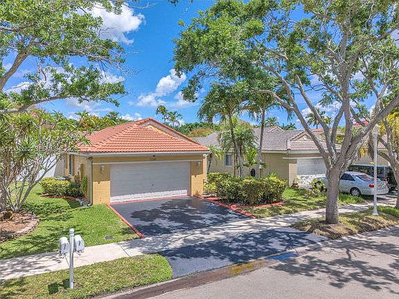 2nd image of 1600 Salerno Cir