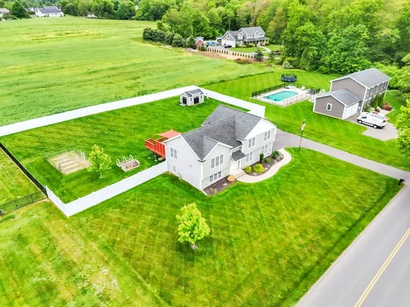 29 River Lodge Rd, South Hadley, MA 01075