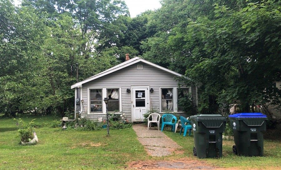 1st image of 181 Excelsior Ave