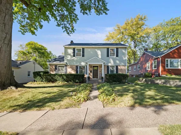 3030 Tremont Ave, Davenport, IA 52803