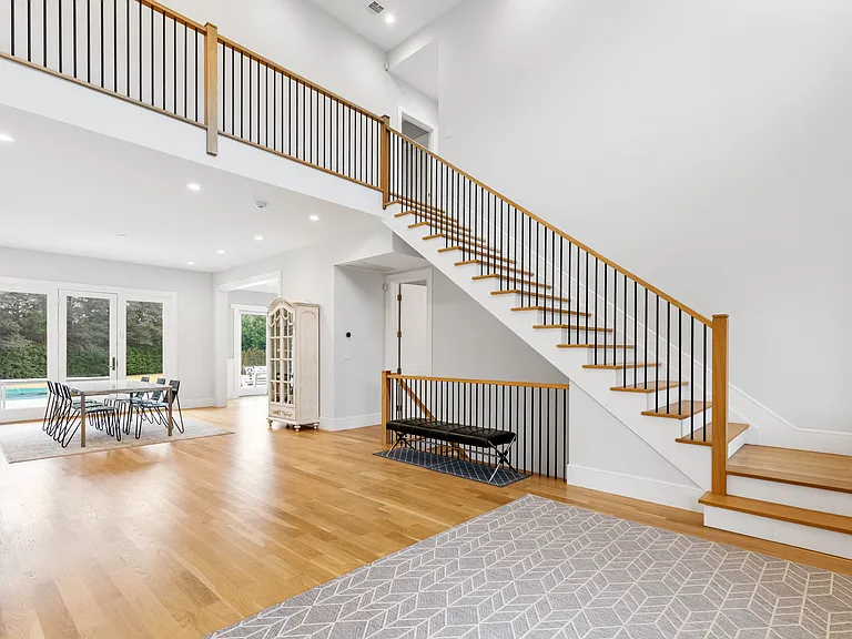 240 Head Of Pond Rd — Photo 5