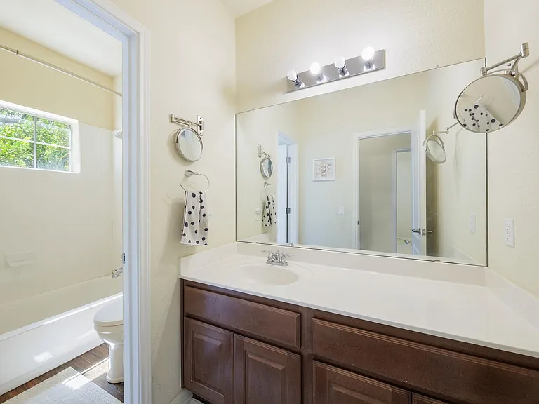 231 Saint Richie Ln — Photo 23