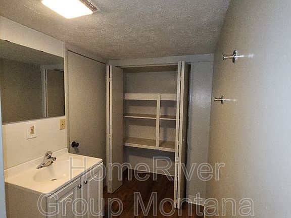 5th image of 724 Strand Ave APT E