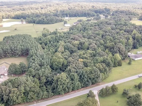 Newcastle Dr, Somerville, TN 38068