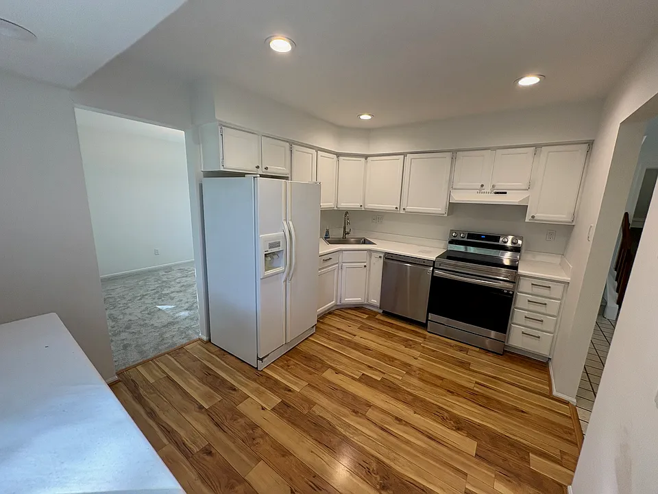 101 Elgin Ct