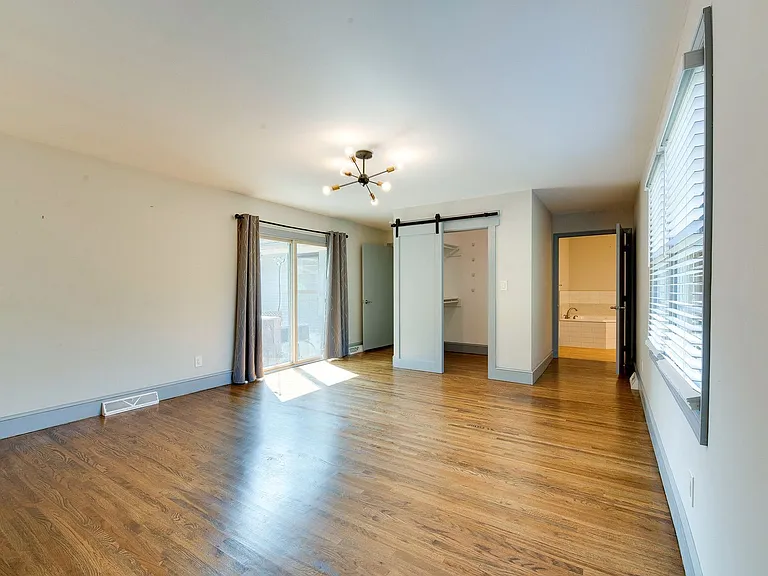 3921 Sheffield Dr — Photo 27