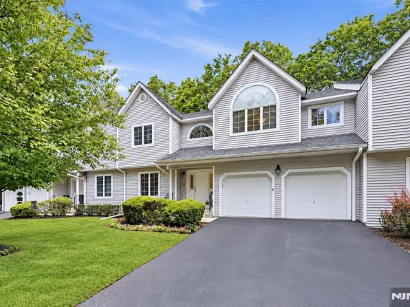3 Drake Drive #3, Hillsdale, NJ 07642