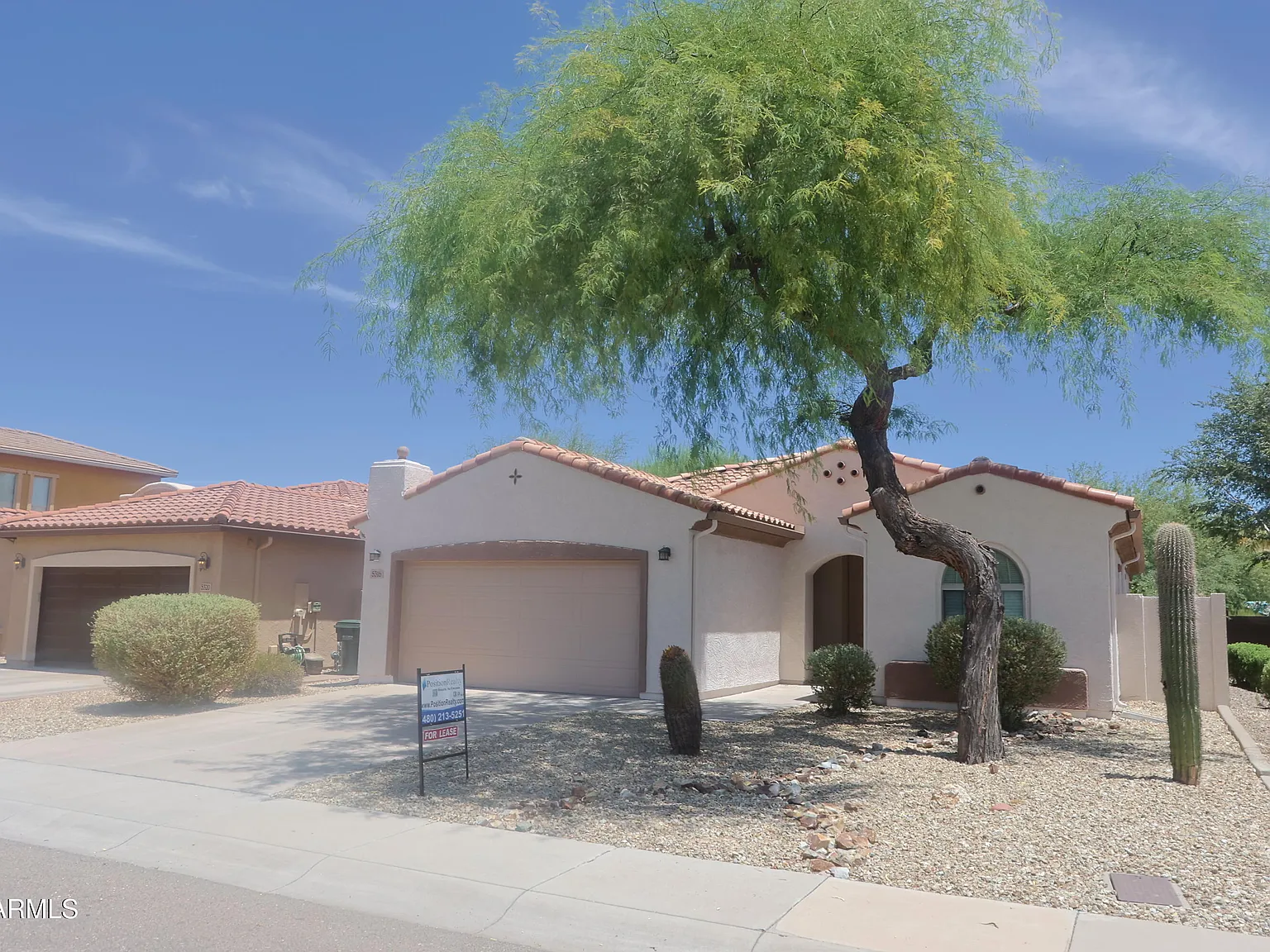 3 bed, 2.0 bath, 1813 sqft, $2,350 — Photo 3
