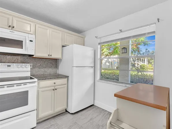 1212 Bahama Bnd APT G1, Pompano Beach, FL 33066