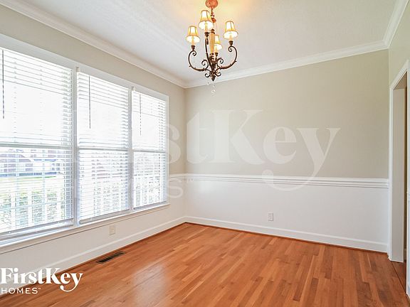 5th image of 403 Beech Ridge Rd