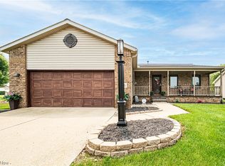 796 Red Oak Ln, Geneva, OH 44041