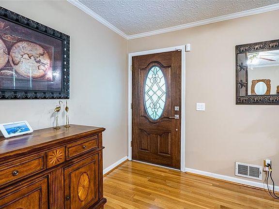5th image of 465 Dobbs Rd #B