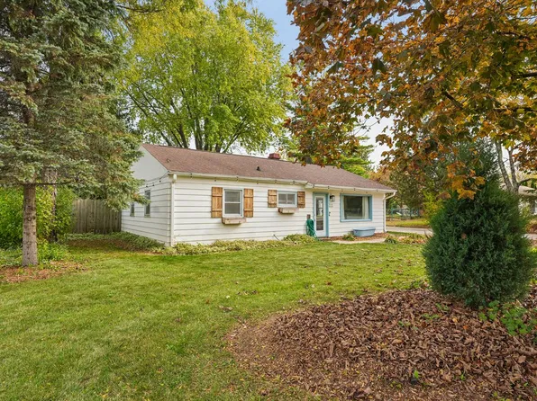 W160N9894 Colonial DRIVE, Germantown, WI 53022