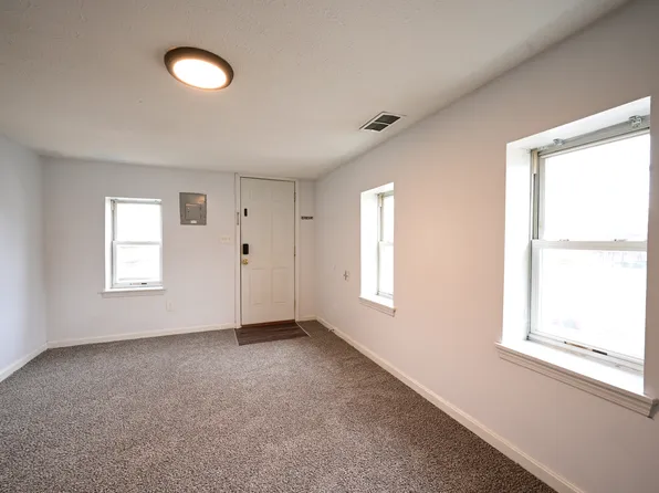 1901 Neville Dr Unit 2, Louisville, KY 40216