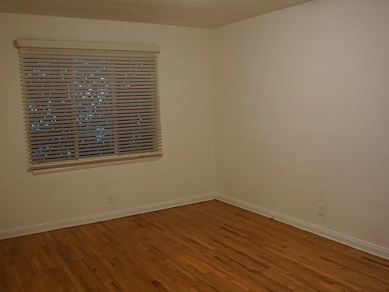 220 S Reeves Dr #220 — Photo 7
