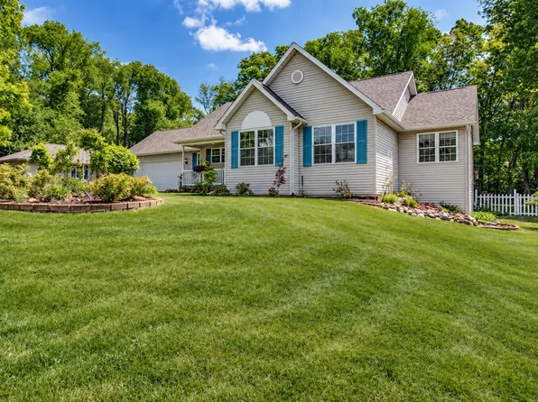 226 Embury Dr, Battle Creek, MI 49014