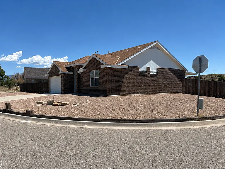 12 Cedar Ave — Photo 1