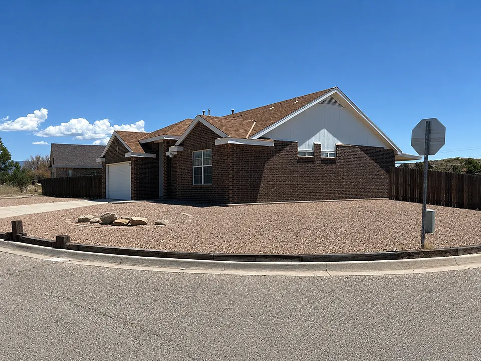 12 Cedar Ave
