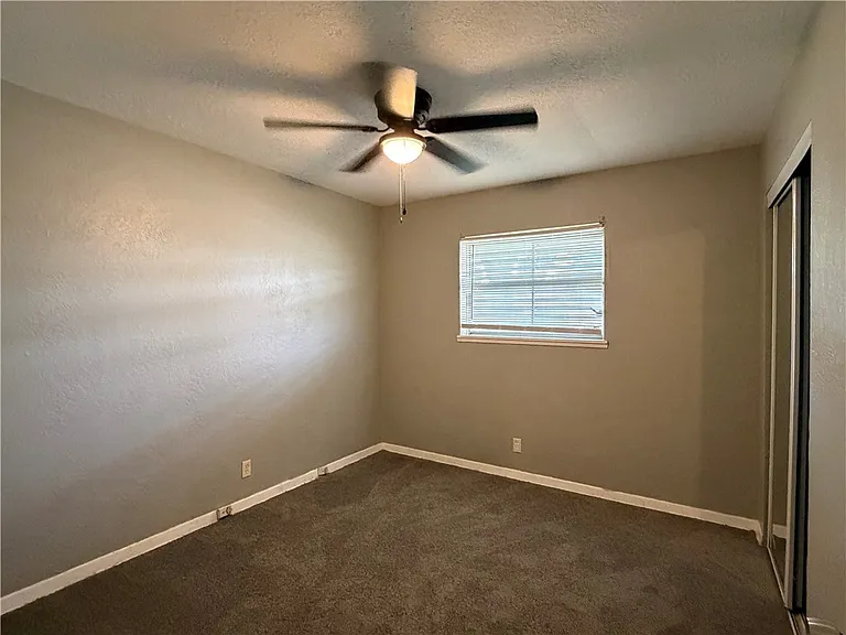4406 Donegal Dr — Photo 11