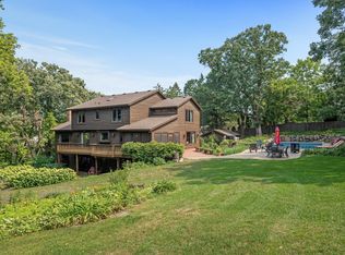 5617 River Bluff Dr, Bloomington, MN 55437