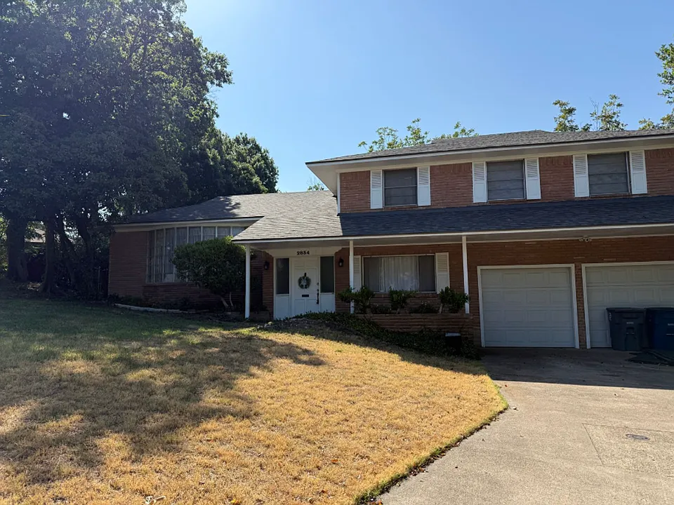 2834 Ava Ln