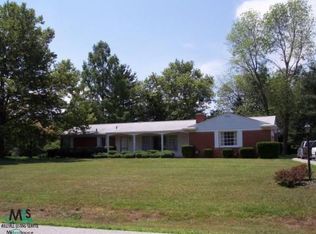 376 Belhaven Dr, Troy, MI 48085