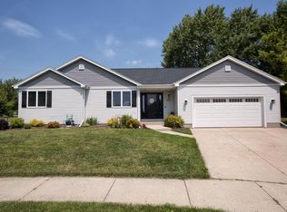 W208N16591 Celtic Ct, Jackson, WI