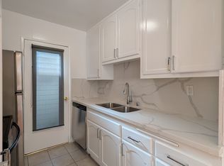 11731 Mayfield Ave #2, Los Angeles, CA 90049