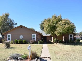 3114 Wren Ln, Enid, OK 73703