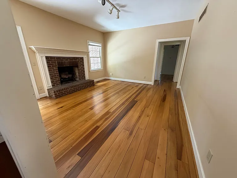1112 Pepperhill Cir — Photo 9