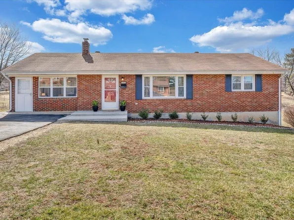 704 Pinecrest Ave, Bedford, VA 24523