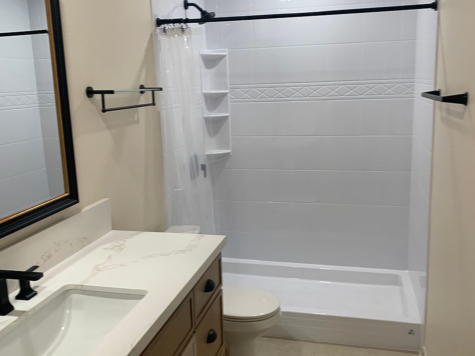 2nd image of 598 Chambers St APT B