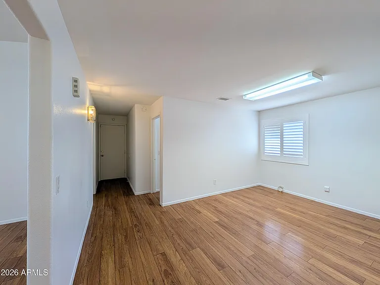 2824 W Angela Dr — Photo 29