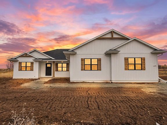 2nd image of W173 Meadow Ridge Trl