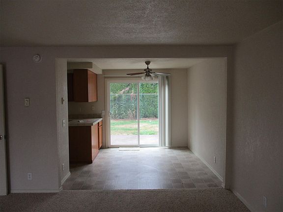 4th image of 25182 E Broadway Ave