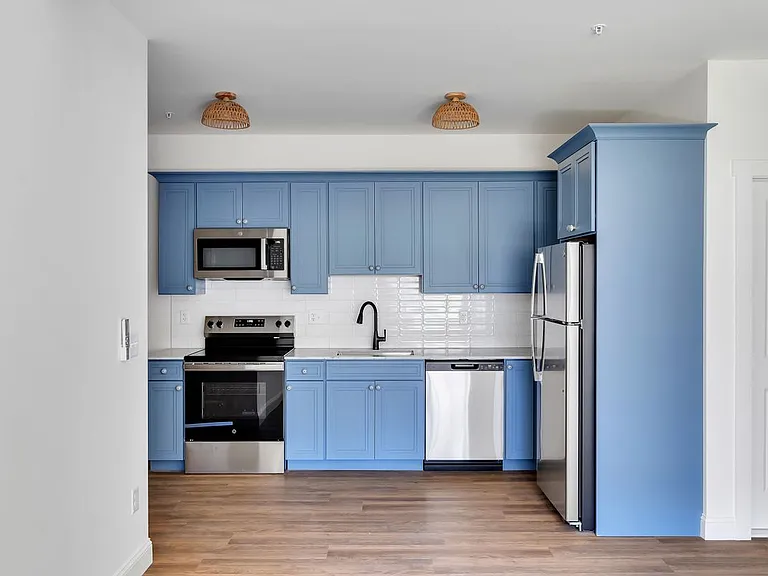 36 Pawling Ave #102 — Photo 8