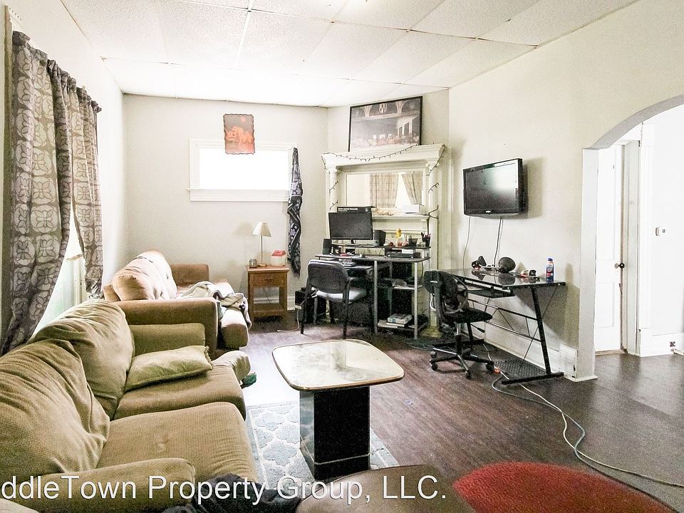 1st image of 812 W Ashland Ave