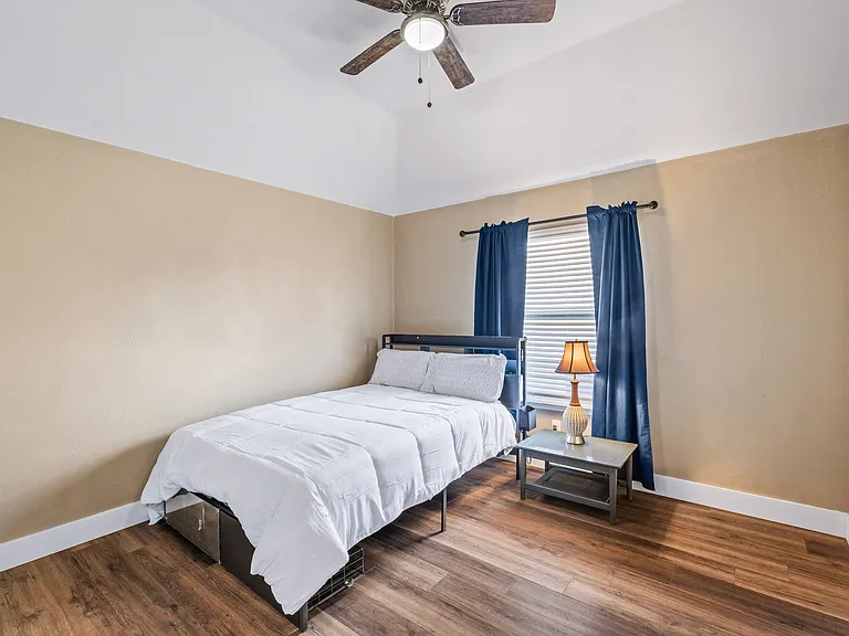 1464 Summerhill Dr — Photo 15