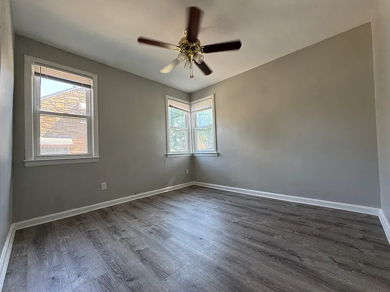 20741 Curie — Photo 7