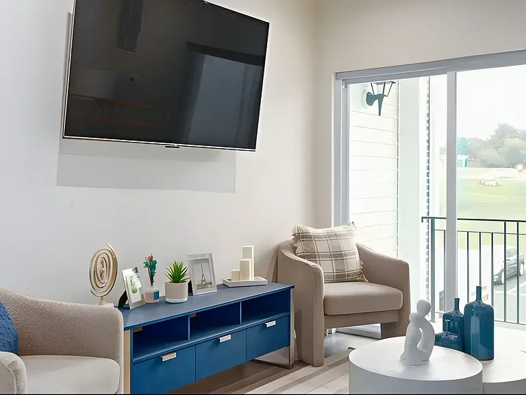 The Paragon Apartments — Photo 10