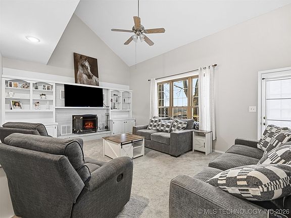 4th image of 3112 W Berwick