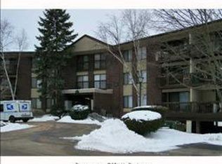 1217 Cromwell Hills Dr, Cromwell, CT 06416