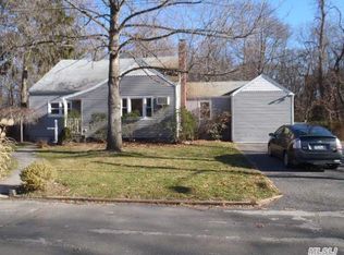 91 Fuller Ave, Islip, NY 11751